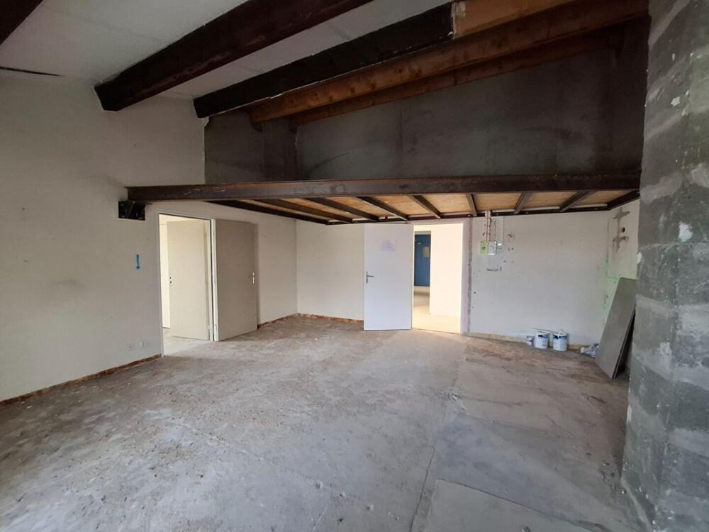 Saint-Christol (84), Appartement 100 m², mezzanine 7 m², combles à aménager, balcons, Fort potentiel 72 000