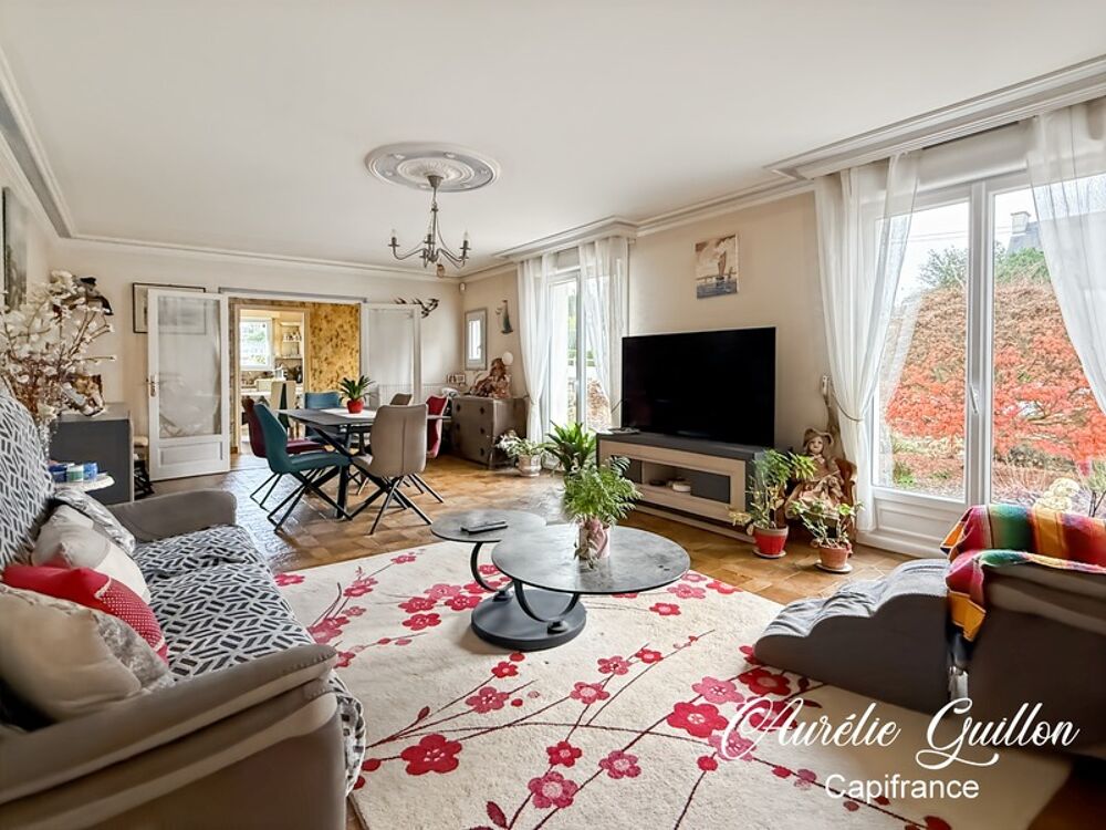 Maison familiale 152 m²  5 chambres  Sous-sol complet  Piscine chauffée  Bourg de La Chapelle-Caro