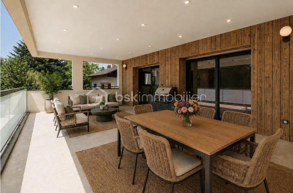 APPARTEMENT ANNECY LE VIEUX QUARTIER POMMARIES 108M2