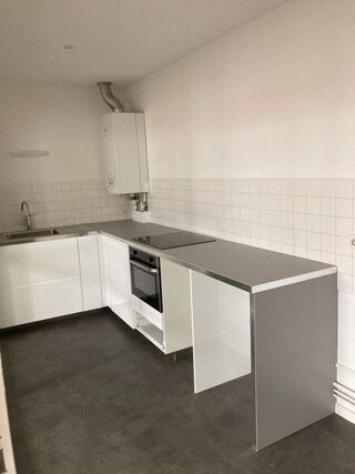  Appartement à louer 3 pièces 75 m²