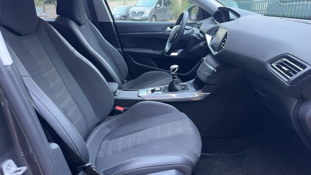 308 SW II 1.2 PureTech 130 Allure 2019 occasion 94800 Villejuif