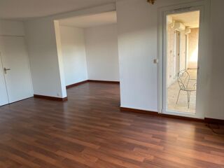  Appartement à louer 3 pièces 82 m²