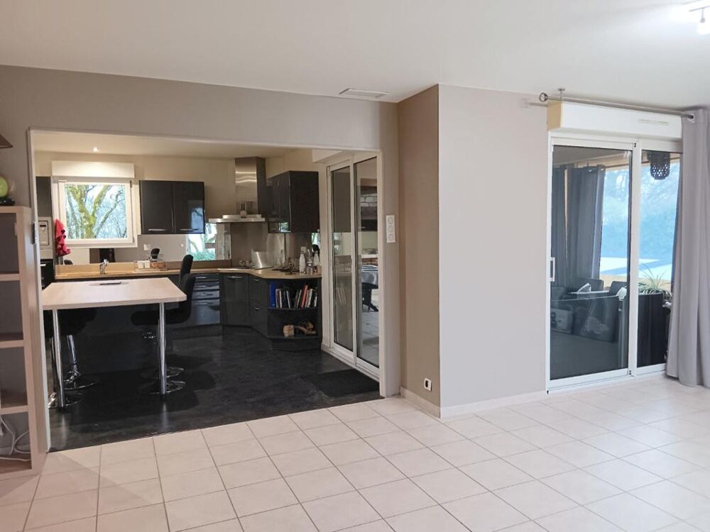 Crayssac 46150 Maison de plain-pied de 215 m², grand terrain et jolie piscine