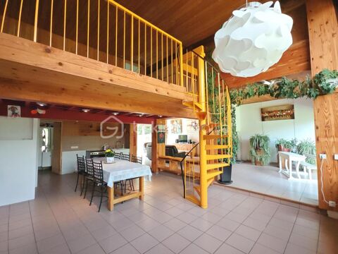   Maison historique spacieuse aux accents du 19�me si�cle Propri�t�/ch�teau - 6 pi�ce(s) - 188 m�