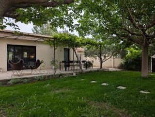 Vente Maison GRAVESON - Maison de plain-pied, 4 chambres, piscine et terrain de plus de 4 000 m² sans vis-à-vis Graveson