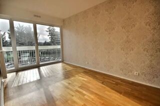  Appartement à louer 5 pièces 99 m²