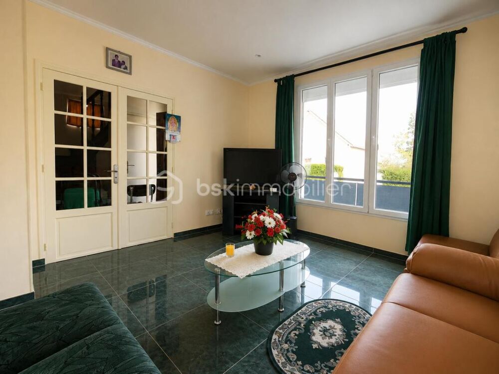 Vente Maison Maison familiale 4 pièces avec jardin, garage et combles aménagés - Bobigny Bobigny
