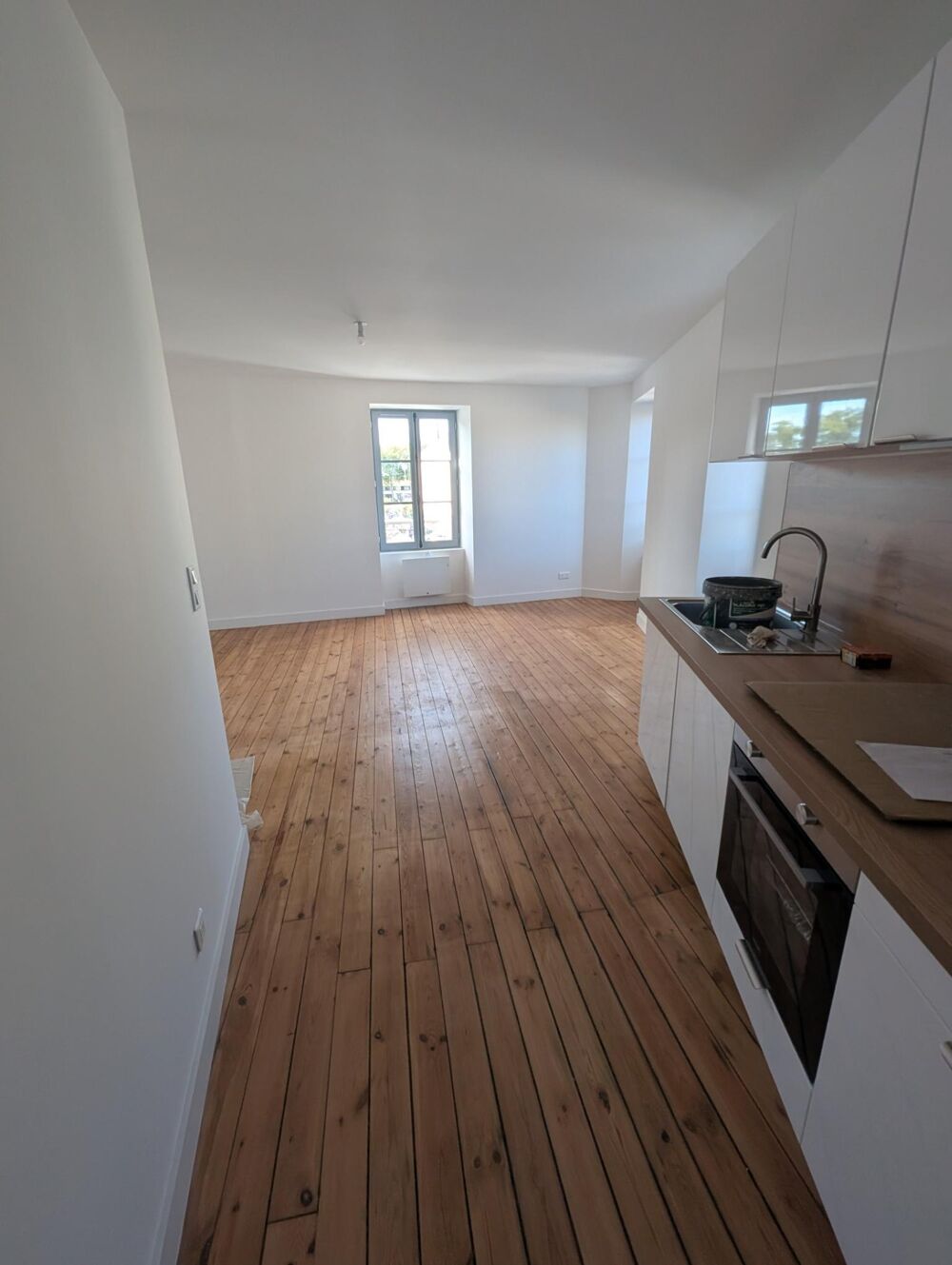 Location Appartement Appartement remis à neuf à louer 2 pièces dont 1 chambre.  42 m²  FONTENAY LE COMTE (85) Fontenay le comte