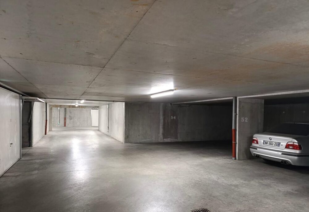 Vente Parking/Garage Parking À Vendre Venissieux
