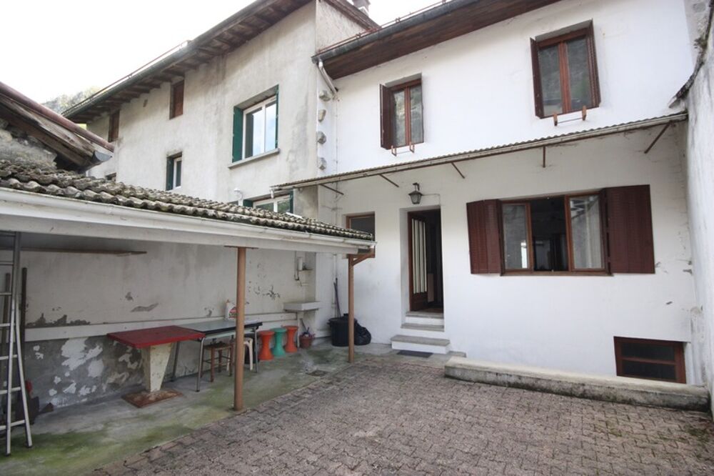 Maison à vendre 5 pièces de 148 m² à CHALEY (01) avec jardin de 436 m² en bordure de la rivière