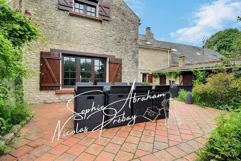   Authentique maison en pierre r�nov�e, charme, volumes et prestations de qualit� Maison - 5 pi�ce(s) - 185 m�