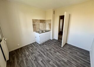  Appartement à louer 5 pièces 86 m²