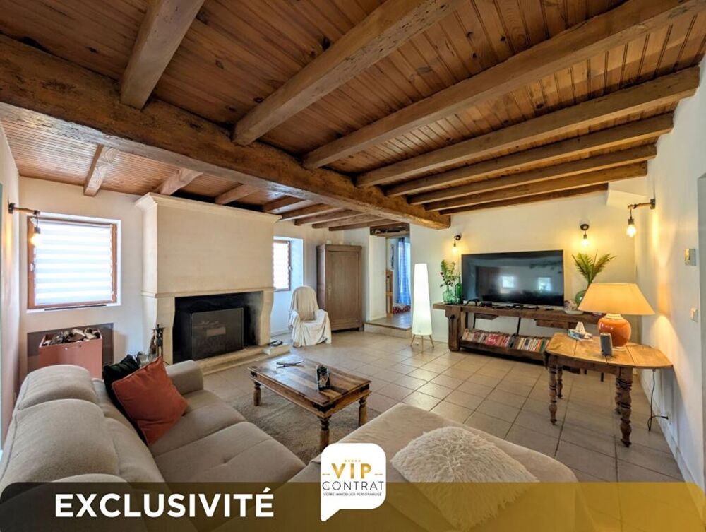 Maison de caractère à Triac Lautrait Exclusivité VIP réf 436237