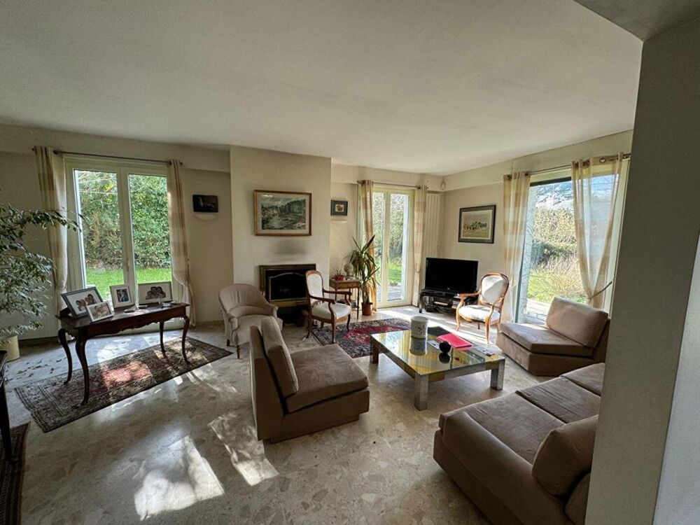 GUERANDE DANS UN VILLAGE PROCHE LA BAULE MAISON DE PLAIN PIED DE 150 m2 SUR UNE PARCELLE DE 1100m2