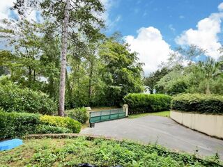  Villa  vendre 10 pices 250 m