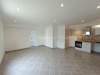  Appartement à louer 3 pièces 79 m²