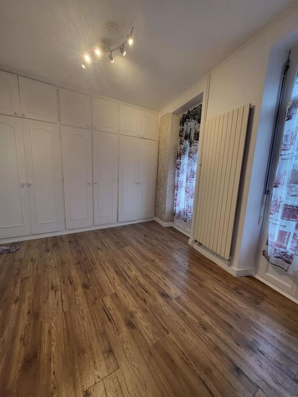 Location Appartement Studio de 35m2 à louer sur Saintes Saintes