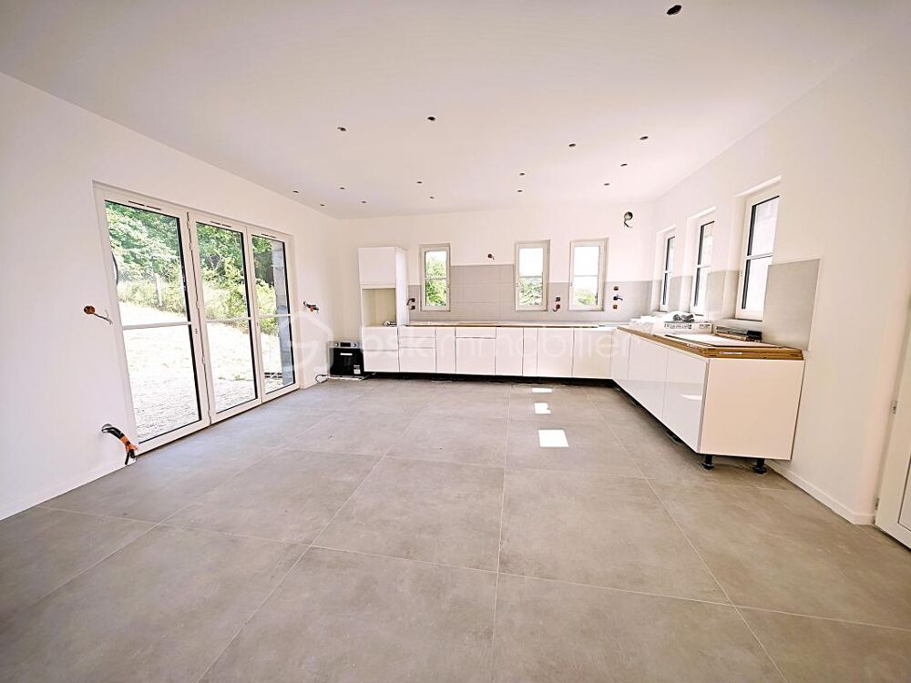 Vente Maison Maison d'architecte vue panoramique, d'une superficie de 144 m�, sur sous-sol de 56 m� �difi� sur terrain de 410 m� arbor� et pa Pierres