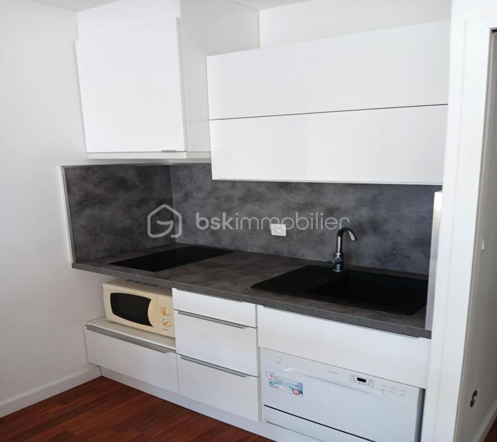 Exclusivité - Superbe Studio Cabine entièrement meublé et rénové avec Loggia Terrasse, secteur Ponant, La Grande Motte