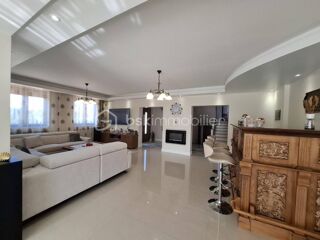  Maison à vendre 7 pièces 244 m²