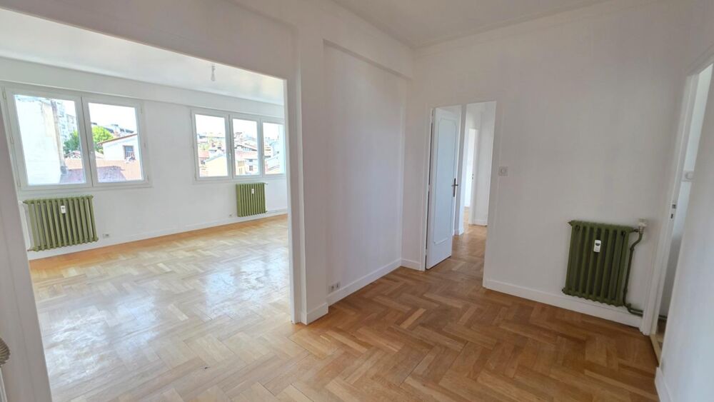 Vente Appartement APPARTEMENT DE TYPE 3  79 M² ,  RENOVE AVEC GOUT AU 6 EME ETAGE ET AVEC ASCENSEUR - Limoges