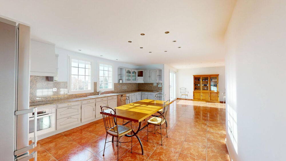 PROPRIÉTÉ DE STANDING 284 m2 de 8 PIÈCES 509 000