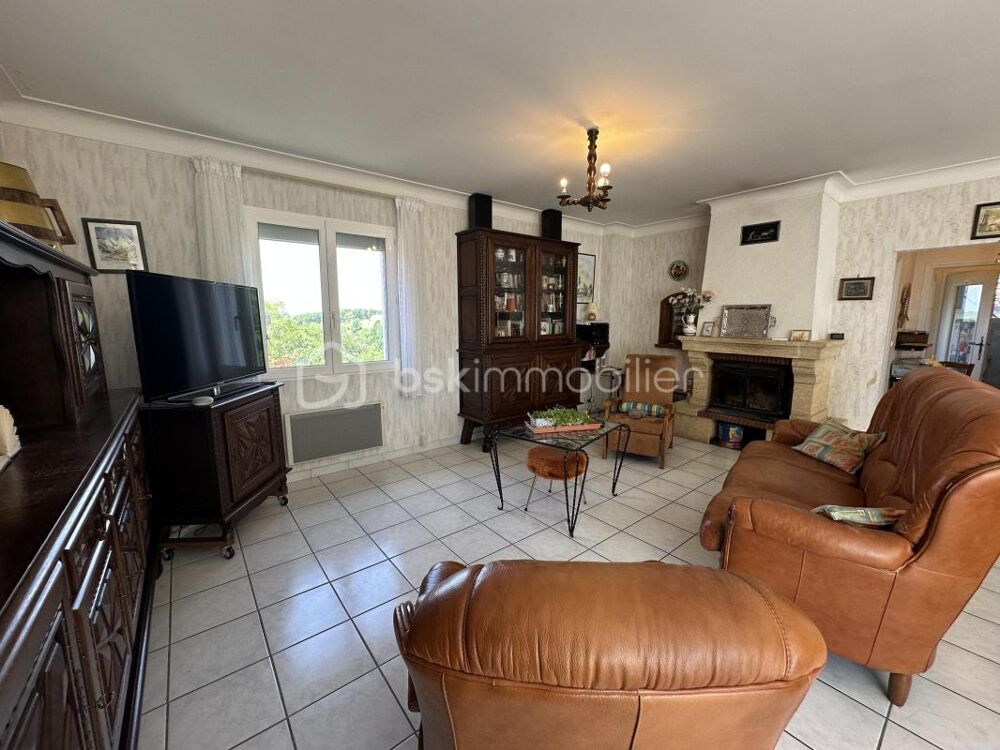 En exclusivité maison de 116 m2 5 pièces, terrain de 2530 m2 dans un endroit proche de PAU