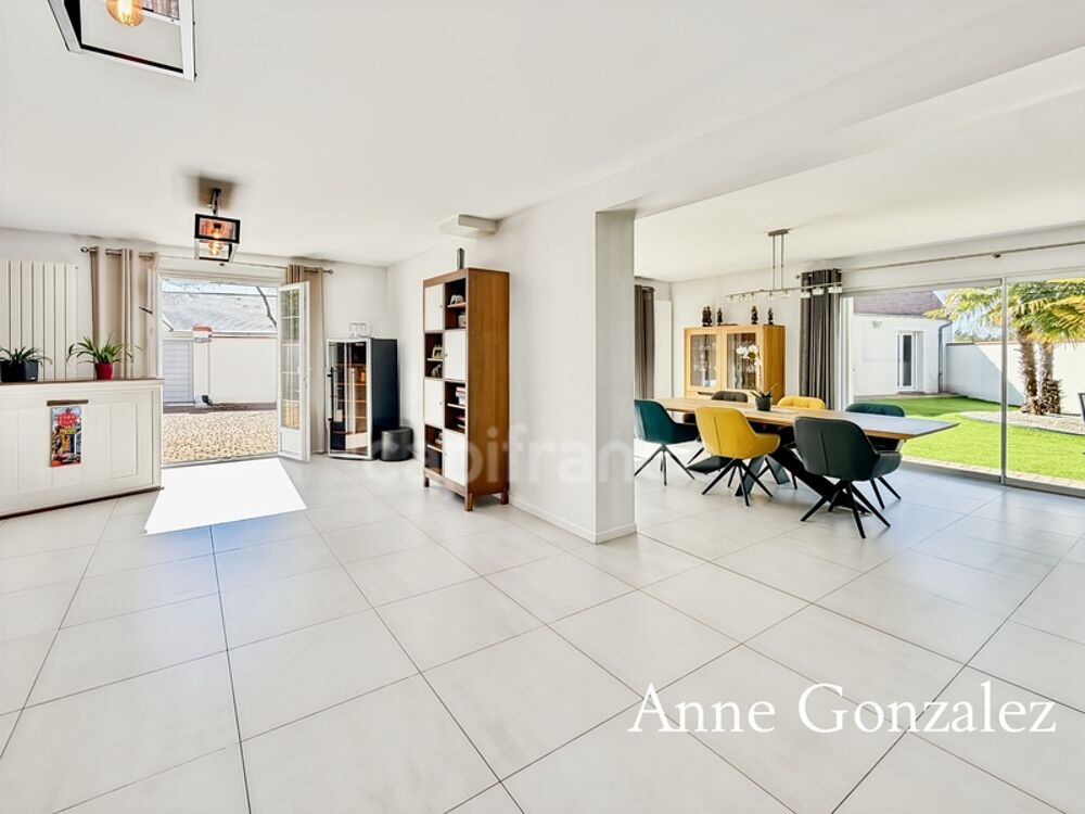 Vente Maison OLIVET SUD, à vendre superbe maison familiale de plus de 200 m2 avec maison d'amis et piscine chauffée dans un environnent calme Olivet