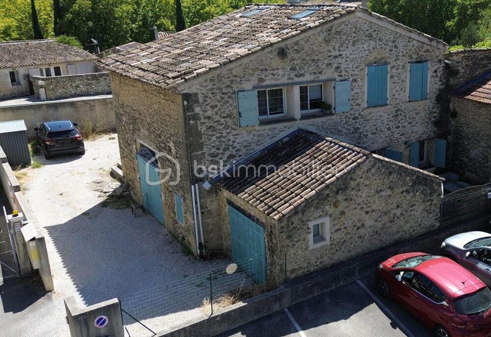 Vente Appartement Magnifique appartement situé sur Lambesc , avec une place de parking privée extérieur Lambesc
