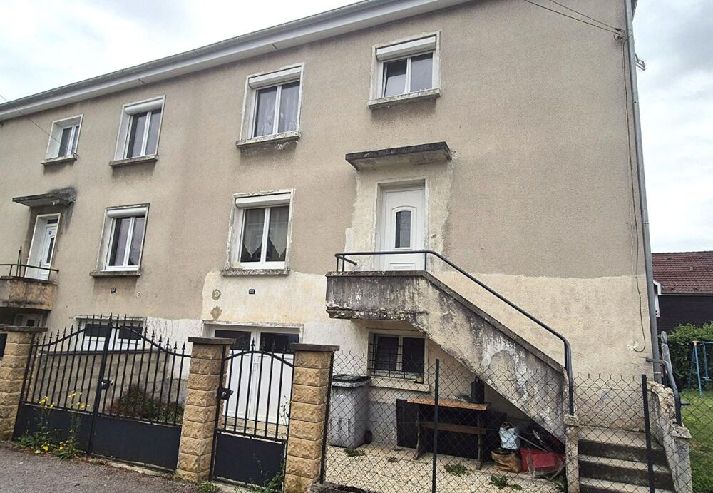 Belle Maison sur Sous-sol de 88 m² Rénovée avec Cours, Cave, Buanderie, Garage de 24 m² et un Terrain clos et entretenu de 329 m