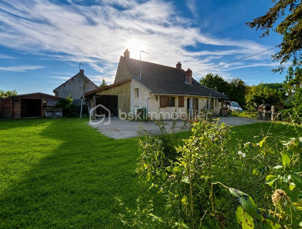 Maison de charme du XIXe siècle avec grand stationnement