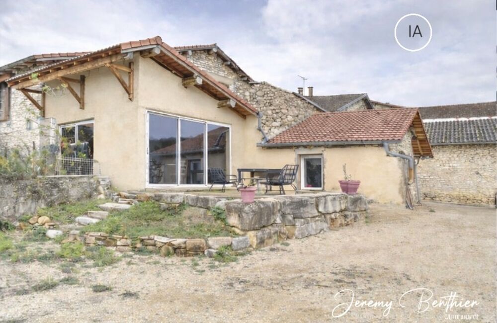 JUJURIEUX (01)  Hameau de Chenavel  Maison 115 m² - Terrain 236 m² - 3 chambres