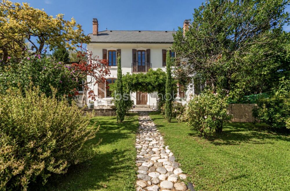 Vente Propriété/Château EXCLUSIF A FRONTENEX : VILLA DE MAITRE 178 M2 AVEC ANNEXES Frontenex