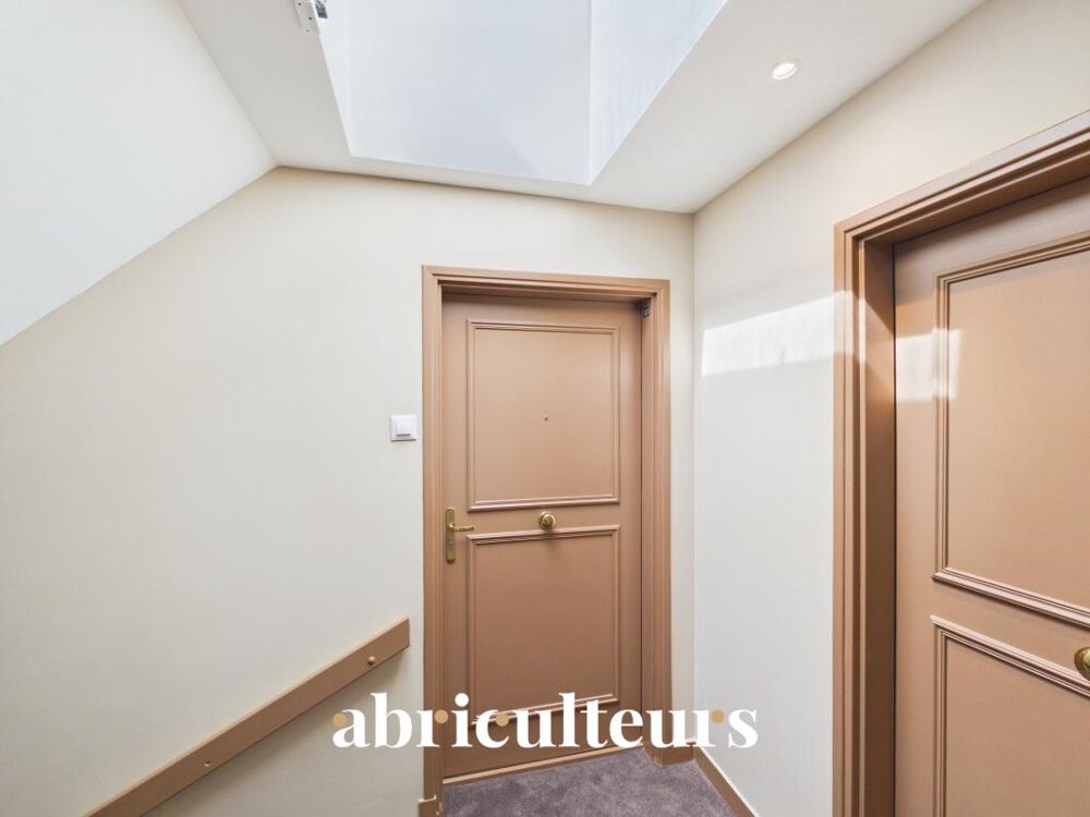 Appartement T2 au dernier étage avec vue dégagée sur le pigeonnier et les jardins  Résidence de standing à Survilliers