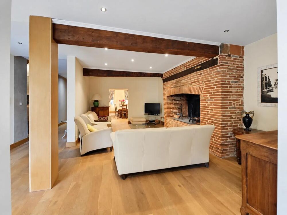 Vente Maison Maison de 8 pièces de 322 m² à Castelsarrasin Castelsarrasin