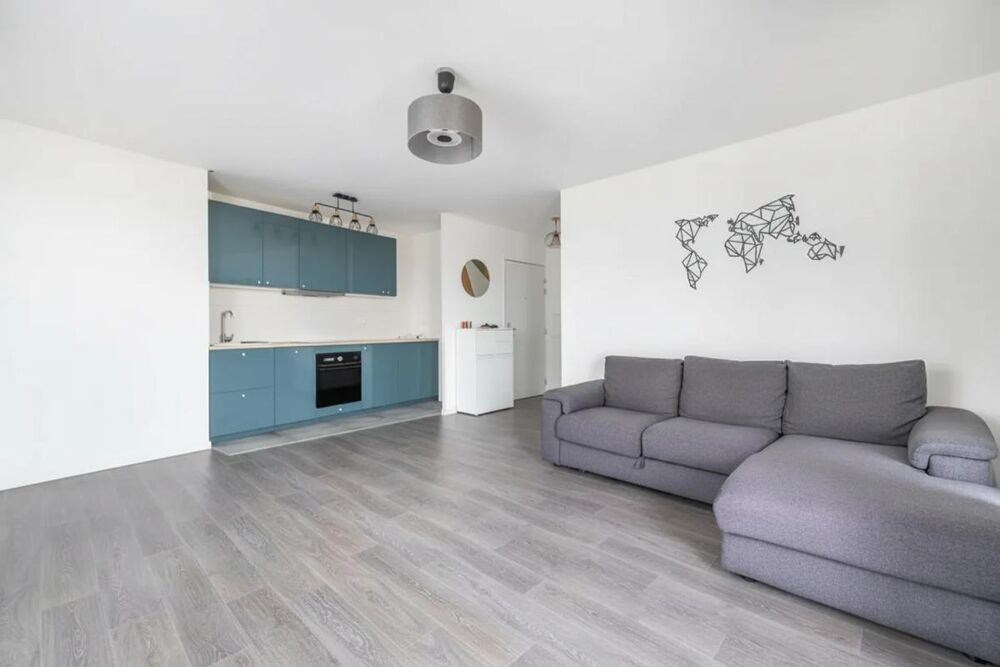 Bel appartement 3 pièces avec balcon à Savigny