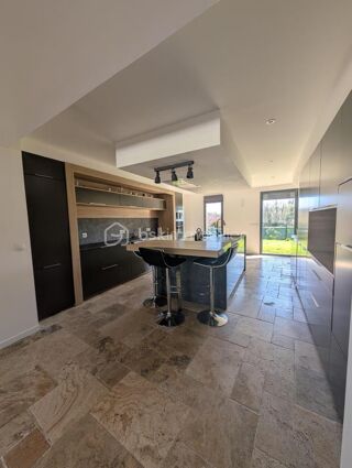  Maison � vendre 8 pi�ces 302 m�