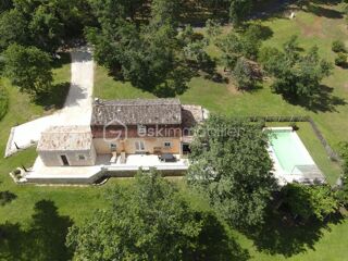  Proprit/chteau  vendre 4 pices 105 m