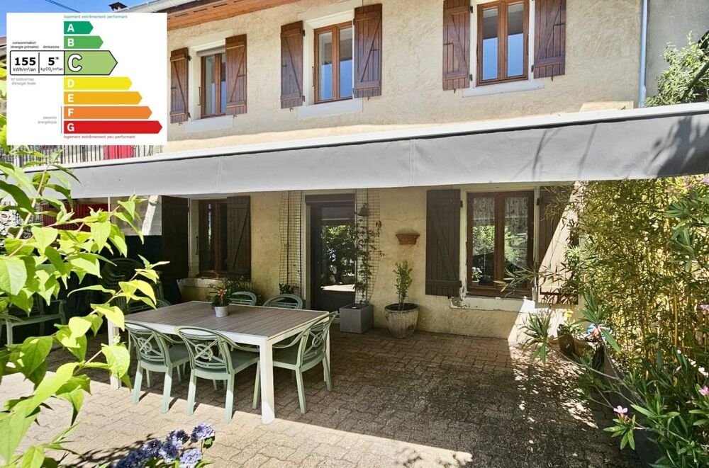 Authenticité et espace : grande maison mitoyenne en pierre avec 5 chambres à vendre à CHINDRIEUX avec garage et terrain proche d