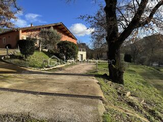  Propriété/château à vendre 14 pièces 570 m²