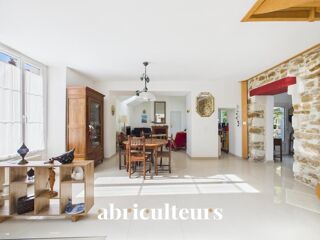 Vente Maison Charmante maison familliale - Jardin arboré sans vis-à-vis - 5 chambres et 1 bureau  - Garage - Zola Nantes