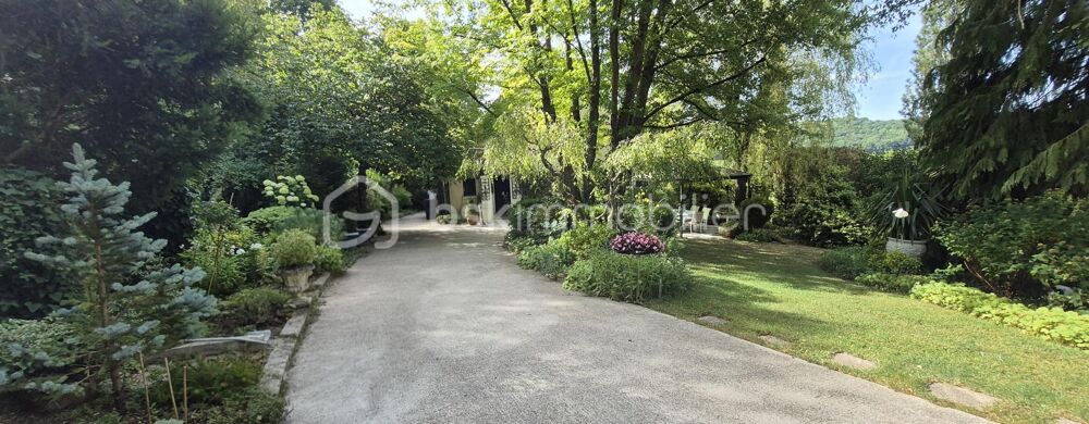 Maison spacieuse avec sous sol total et verranda  Vente unique