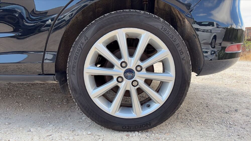 B-max 1.6 TiVCT 105 PowerShift Titanium 2016 occasion 45000 Orleans