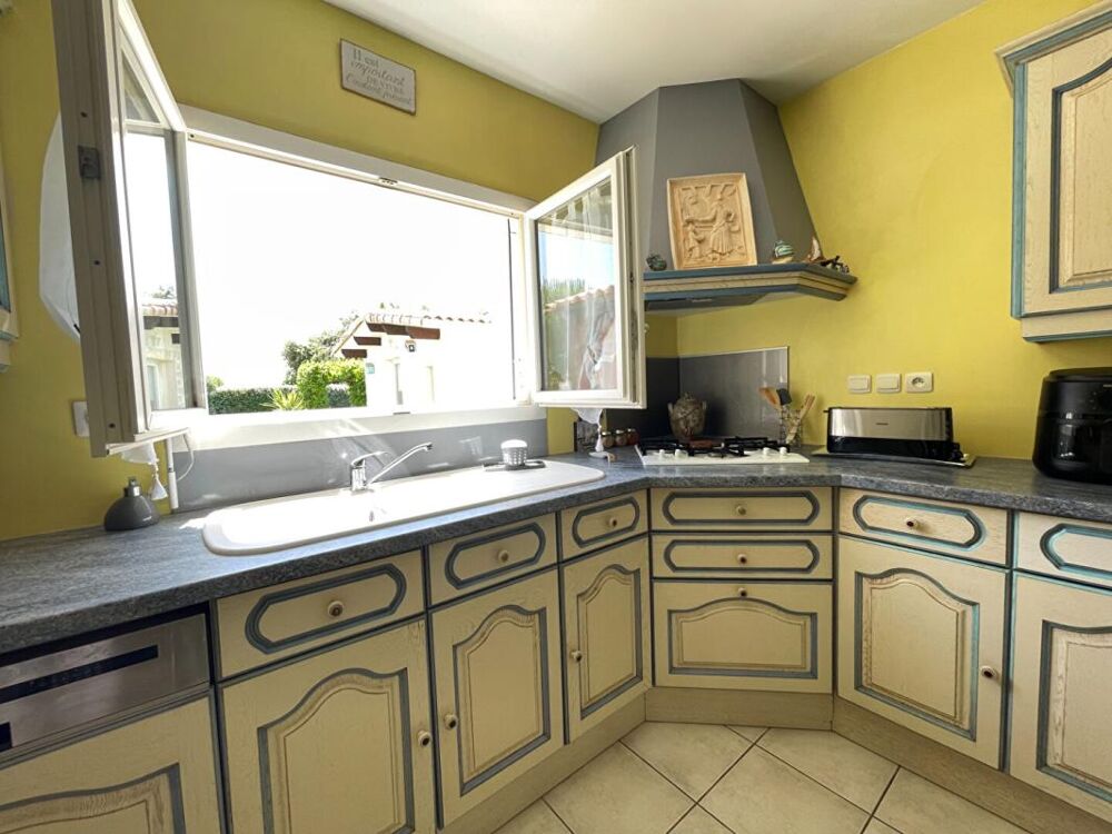 Maison Familiale de plain-pied avec piscine Soubise