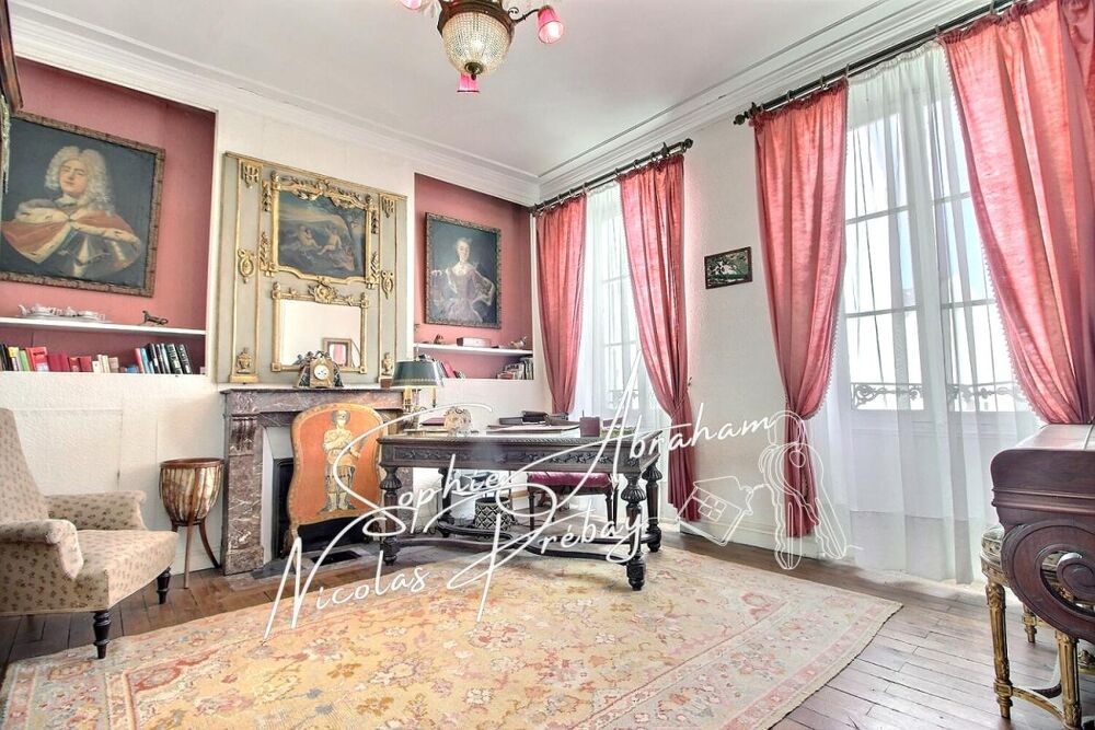 Élégante maison bourgeoise avec parc arboré au coeur de Toury