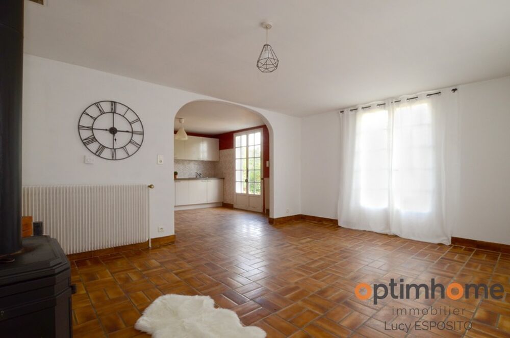 Belle maison Sous-Sol avec garages seulement 3 minutes de Confolens