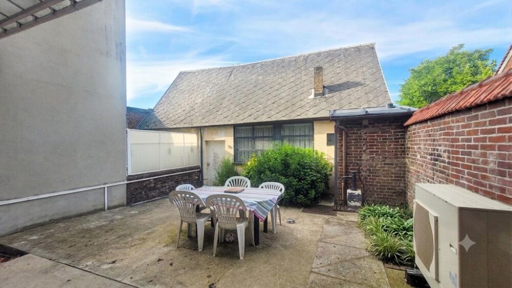 BEAUVAIS  Maison de caractère en briques avec jardin et 30 m² aménageables