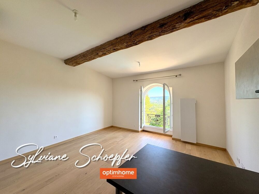 Aux portes de Montélimar : appartement rénové dans un château avec parc privé et piscine