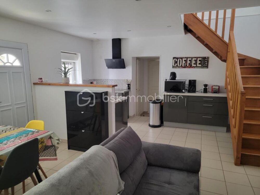 ? Maison de charme en pierre à Courseulles-sur-Mer  Idéal résidence principale + rendement locatif ?