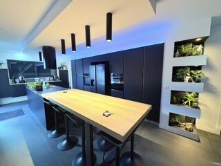  Maison � vendre 6 pi�ces 220 m�